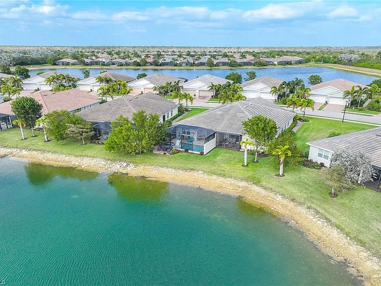 14610 Edgewater Cir — Photo 30