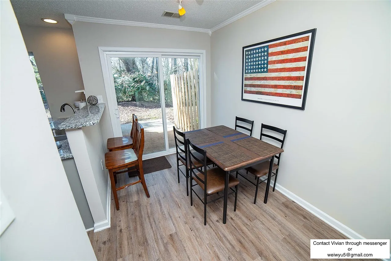2 bed, 1.5 bath, 982 sqft, $2,200 — Photo 2