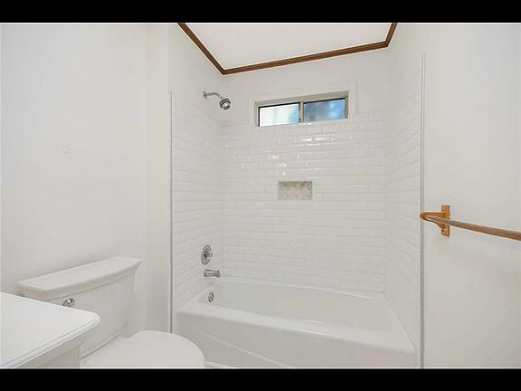 2nd image of 850 Kinsey Ln