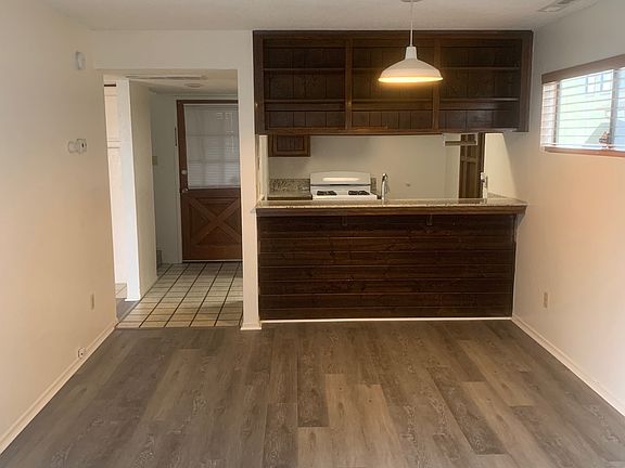 3rd image of 1127 Bel Aire Cir #1