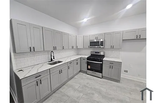 216 Peshine Ave #1 Photo 1