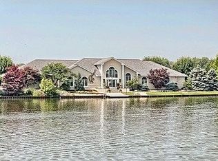 18250 Teepee Trl, Hudson, IL