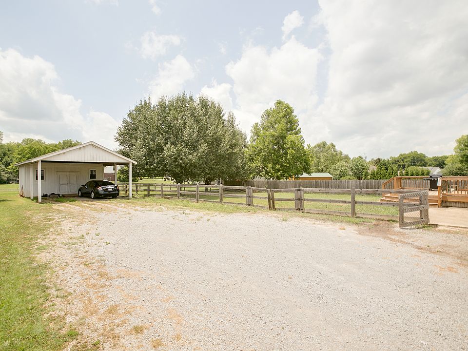 2nd image of 2710 Lone Oak Dr