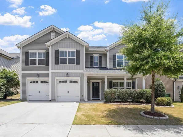 2104 Temple Hills Way, Fuquay Varina, NC 27526