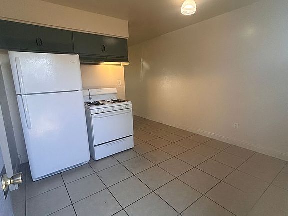 3rd image of 460 N East St #327D59658