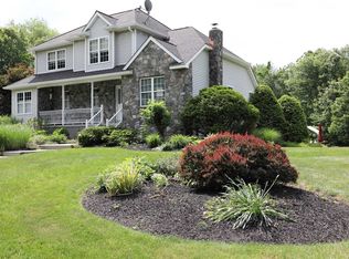 18 Ridge Rd, Salt Point, NY 12578