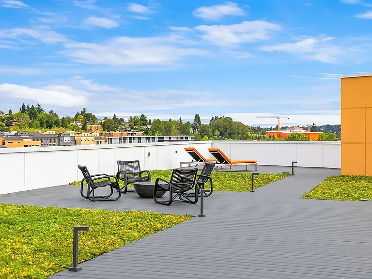 Rooftop Lounge 3