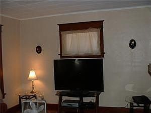 4th image of 86 Lockwood Ave