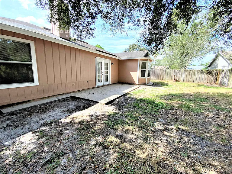 7737 Rockridge Dr W — Photo 14
