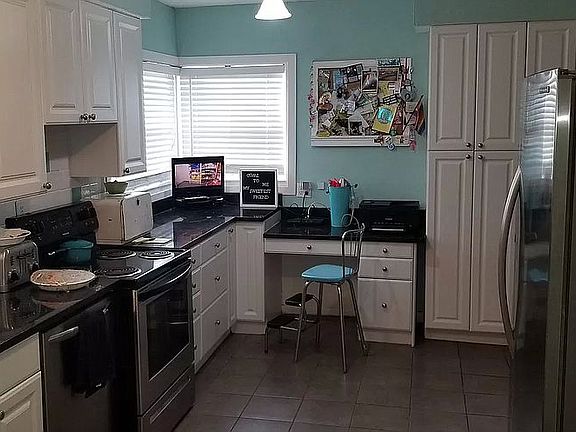 3rd image of 3805 W Obispo St