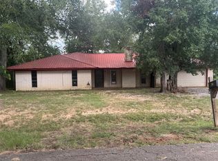260 Lakeshore Dr, Fairfield, TX 75840