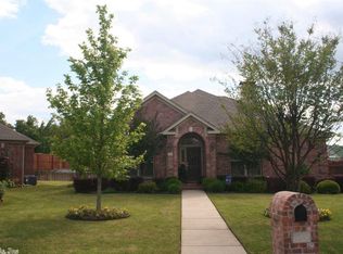 54 Montagne Ct, Little Rock, AR 72223