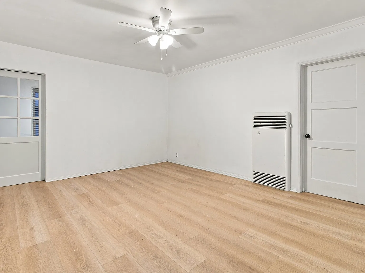 2 bed, 1100 sqft, $3,500 — Photo 2