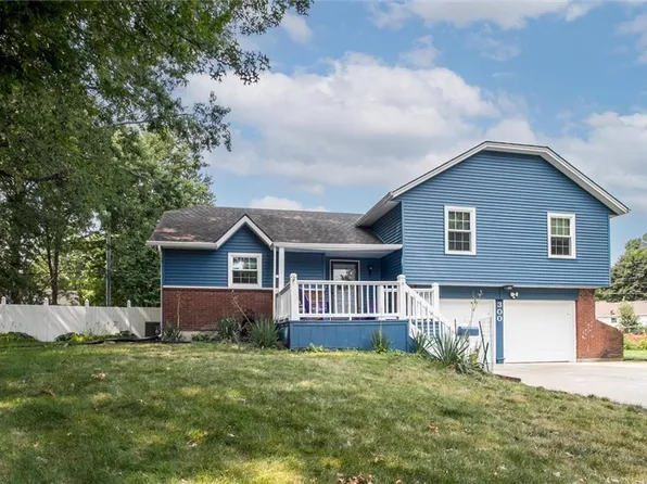 300 Hawthorne Ct, Belton, MO 64012