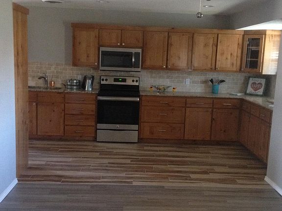 2nd image of 220 Palomino Dr