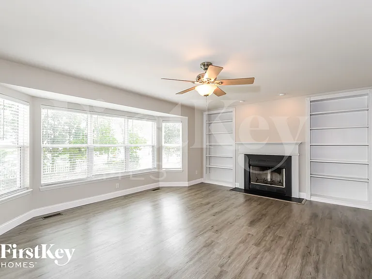 106 Stewart Springs Dr — Photo 4