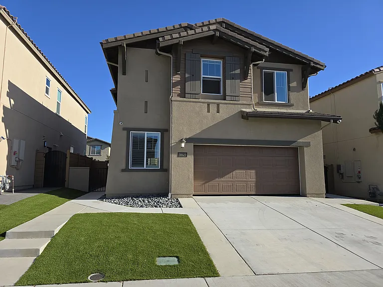 38529 Rosegate Pl — Photo 1