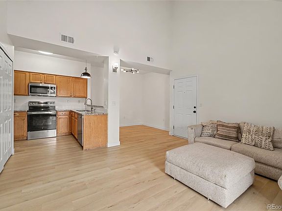 5th image of 4245 Boardwalk Drive #A4