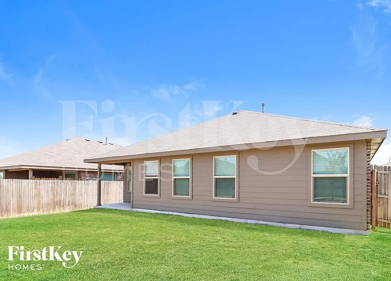 4624 Corktree Ln — Photo 14