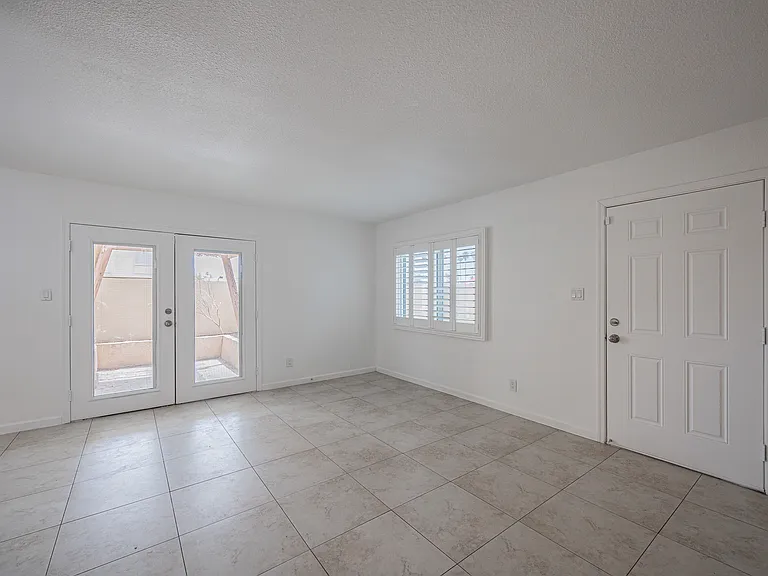 4615 E Jones Ave — Photo 6