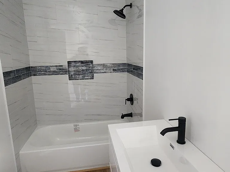2130 W 80th St #1 — Photo 6