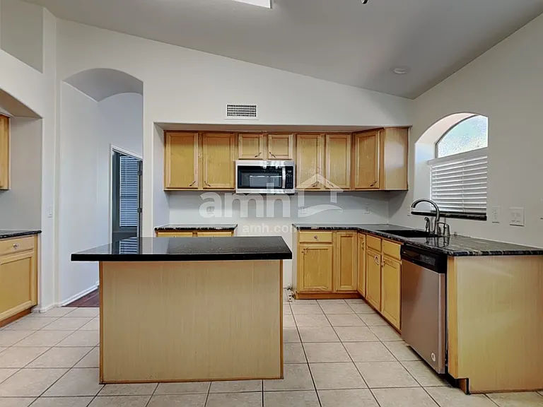 10262 W Patrick Ln — Photo 3