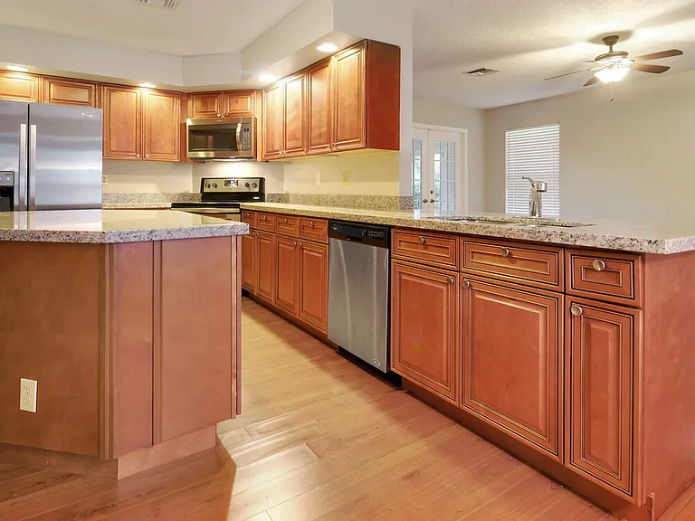 13515 Northumberland Cir — Photo 4