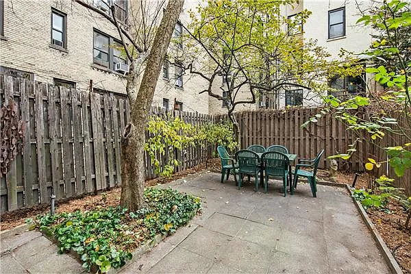 Sold by Vandenberg | media 4