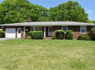 118 Huntshill Rd, Syracuse, NY 13209