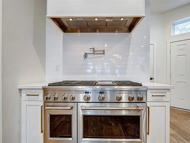 306 E 28th St #B — Photo 4