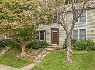 10303 Granite Creek Ln, Oakton, VA 22124