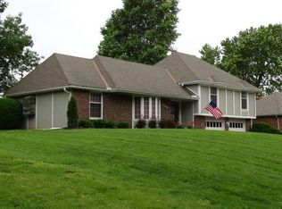 809 Tam O Shanter Dr, Kansas City, MO 64145