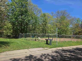 E Faribault St, Duluth, MN 55803