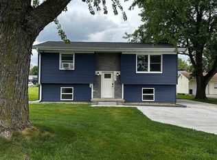 610 E Pershing Dr, Brooklyn, IA 52211
