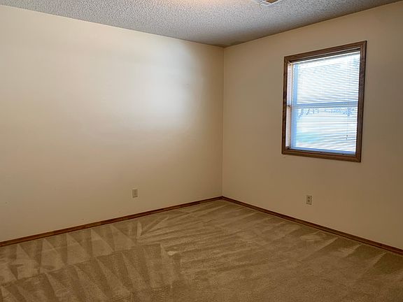 5th image of 506 E Monroe St APT B
