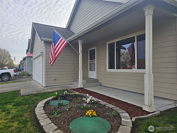 4th image of 9814 Greenleaf Loop SE