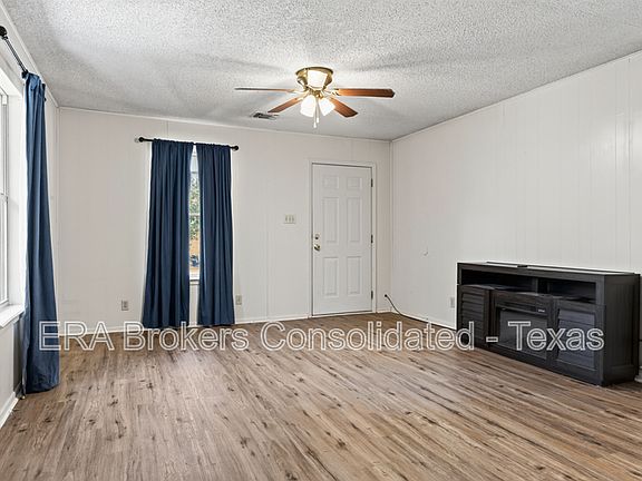 4th image of 930 County Road 342