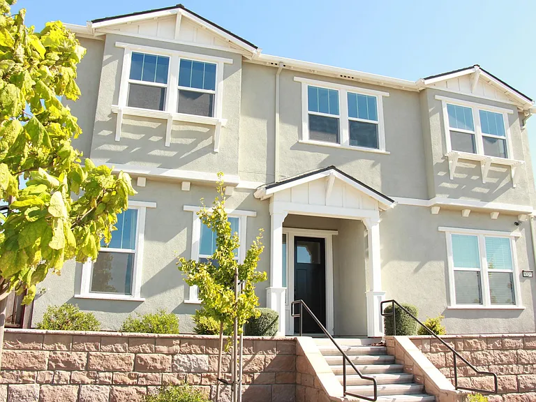 8324 Enterprise Dr — Photo 2