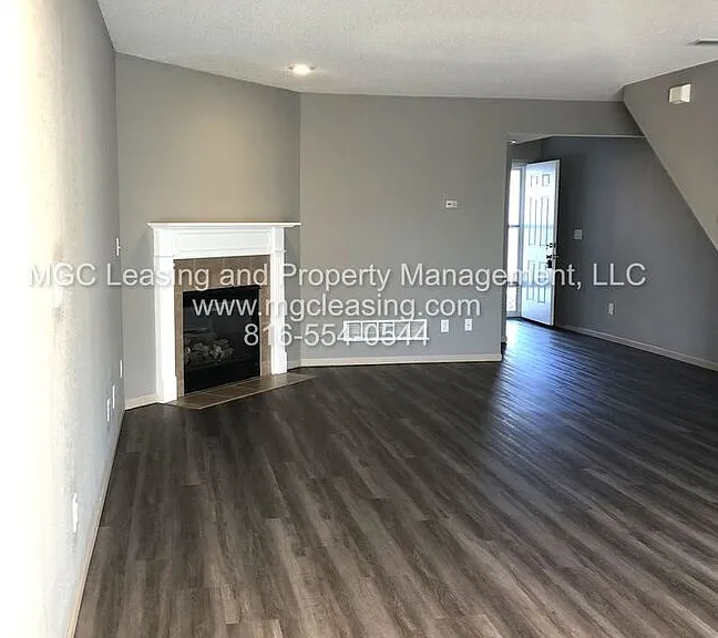 811 Garden Way — Photo 2