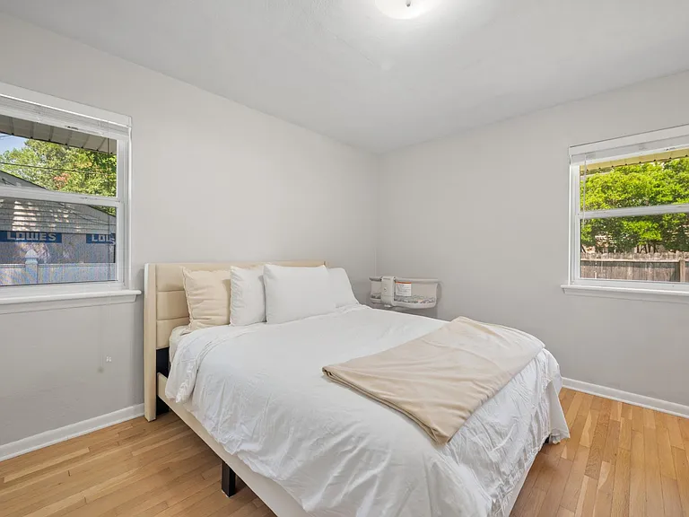 504 Kirkwood Ln — Photo 24
