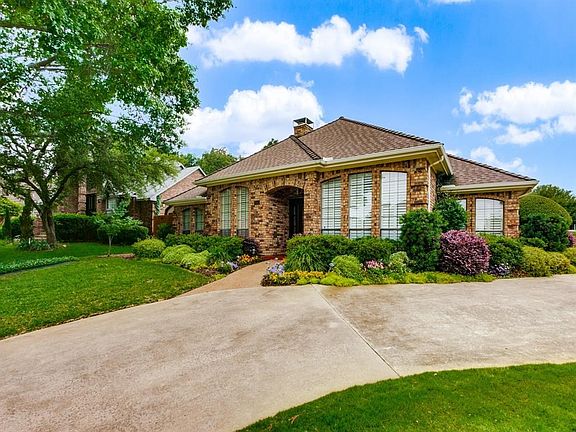 2nd image of 3241 Oakdale Dr