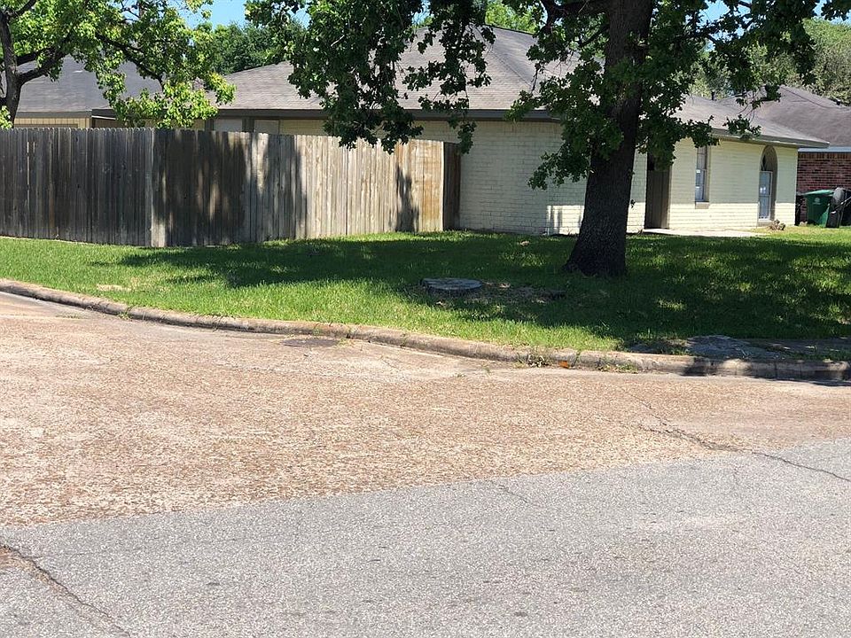 1st image of 11003 Fleming Dr