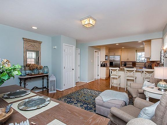 2nd image of 1209 Pleasure Ave #0