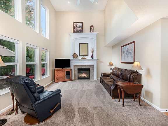 5th image of 2258 Berkshire Ct