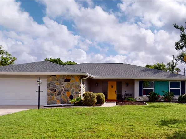 777 Entrada Dr S, Fort Myers, FL 33919