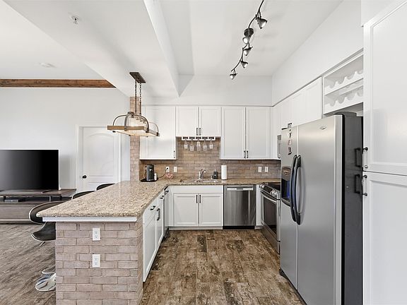 5th image of 3225 Turtle Creek Blvd APT 829