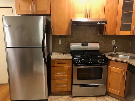 Rented by 18 REALTY | media 15