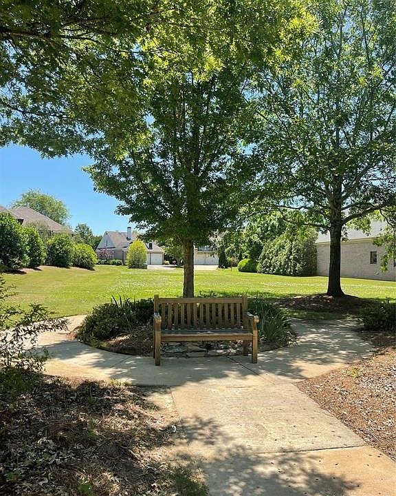 2nd image of 3537 Oak Grove Cir