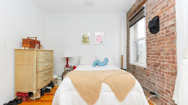 Rented by Nooklyn NYC LLC | media 31