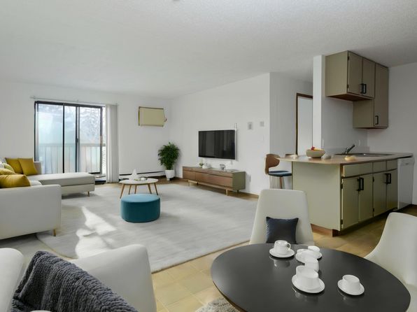 315 4th Ave S APT 303